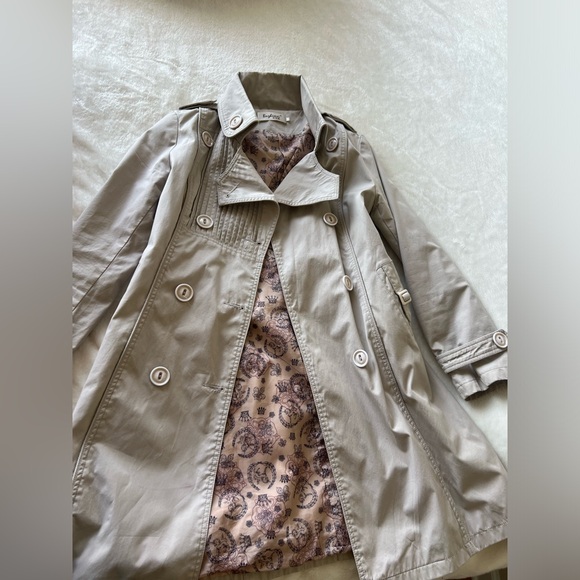 Trench Coat. Size S-M. - Picture 5 of 5